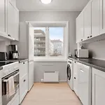 Dinbnb L Free Parking L 5 Min From Torget L Nearby Coast I Newly Furnished * 卑爾根