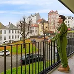 Dinbnb L Free Parking L 5 Min From Torget L Nearby Coast I Newly Furnished 公寓