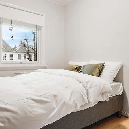 Dinbnb L Free Parking L 5 Min From Torget L Nearby Coast I Newly Furnished Bergen