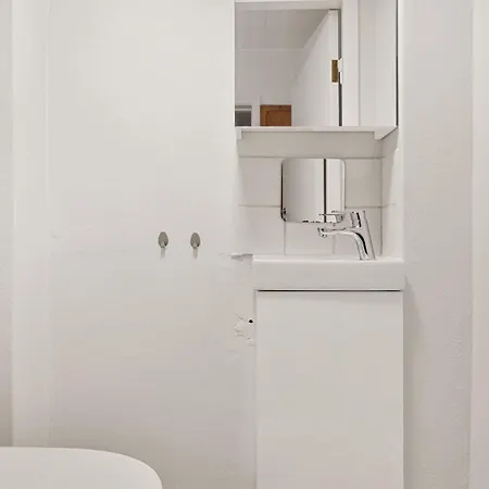 Apartment Dinbnb L Free Parking L 5 Min From Torget L Nearby Coast I Newly Furnished