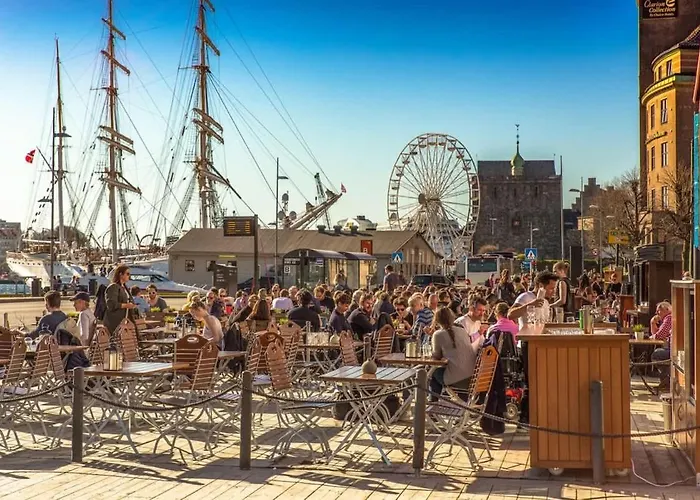 Dinbnb L Free Parking L 5 Min From Torget L Nearby Coast I Newly Furnished 아파트 *