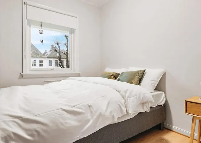 Dinbnb L Free Parking L 5 Min From Torget L Nearby Coast I Newly Furnished Bergen
