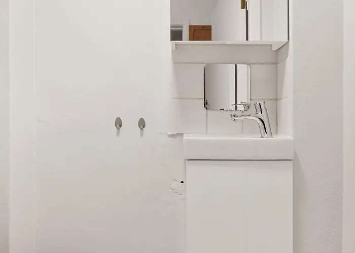 아파트 Dinbnb L Free Parking L 5 Min From Torget L Nearby Coast I Newly Furnished