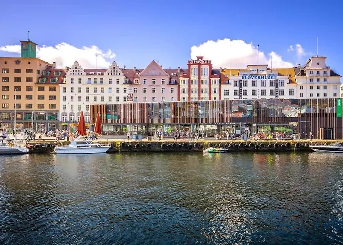 Apartment Dinbnb L Free Parking L 5 Min From Torget L Nearby Coast I Newly Furnished *