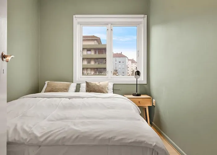 Apartment Dinbnb L Free Parking L 5 Min From Torget L Nearby Coast I Newly Furnished