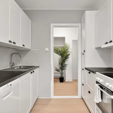 Dinbnb L Free Parking L 5 Min From Torget L Nearby Coast I Newly Furnished